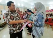 Total Rp2,2 Miliar, Wagub Serahkan Bantuan Beasiswa Mahasiswa