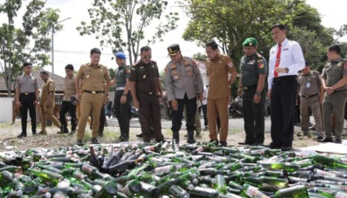 Kotamobagu Bersih dari Peredaran Ilegal: Wali Kota Dukung Pemusnahan Ribuan Botol Minuman Beralkohol dan Narkotika
