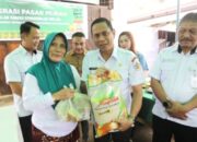 Wali Kota Weny Gaib Tinjau Operasi Pasar Murah di Pontodon, Tekankan Pengendalian Inflasi dan Tepat Sasaran