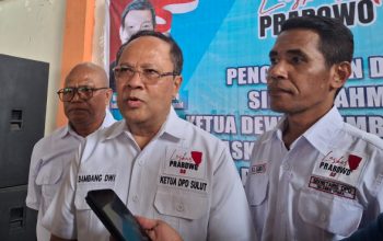 Ketua DPD LP 08 Sulut, Bambang Dwidjatmiko didampingi pengurus inti.