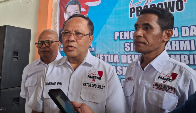 Ketua DPD LP 08 Sulut, Bambang Dwidjatmiko didampingi pengurus inti.