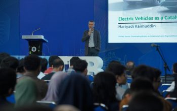 CEO BYD Haka Auto Paparkan Peran EV bagi Kemandirian Energi di Studium Generale ITB