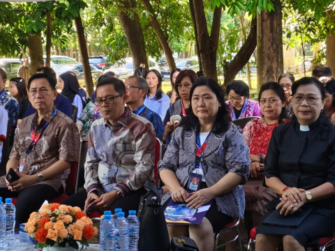 Suasana pembukaan kegiatan Donor Darah, merupakan bagian dari rangkaian Paskah Unsrat 2026.