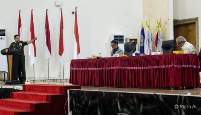 “Jika Ingin Damai, Siapkan Perang”: Gubernur Akmil Mayjen Rano Tilaar Paparkan Geopolitik di Unsrat